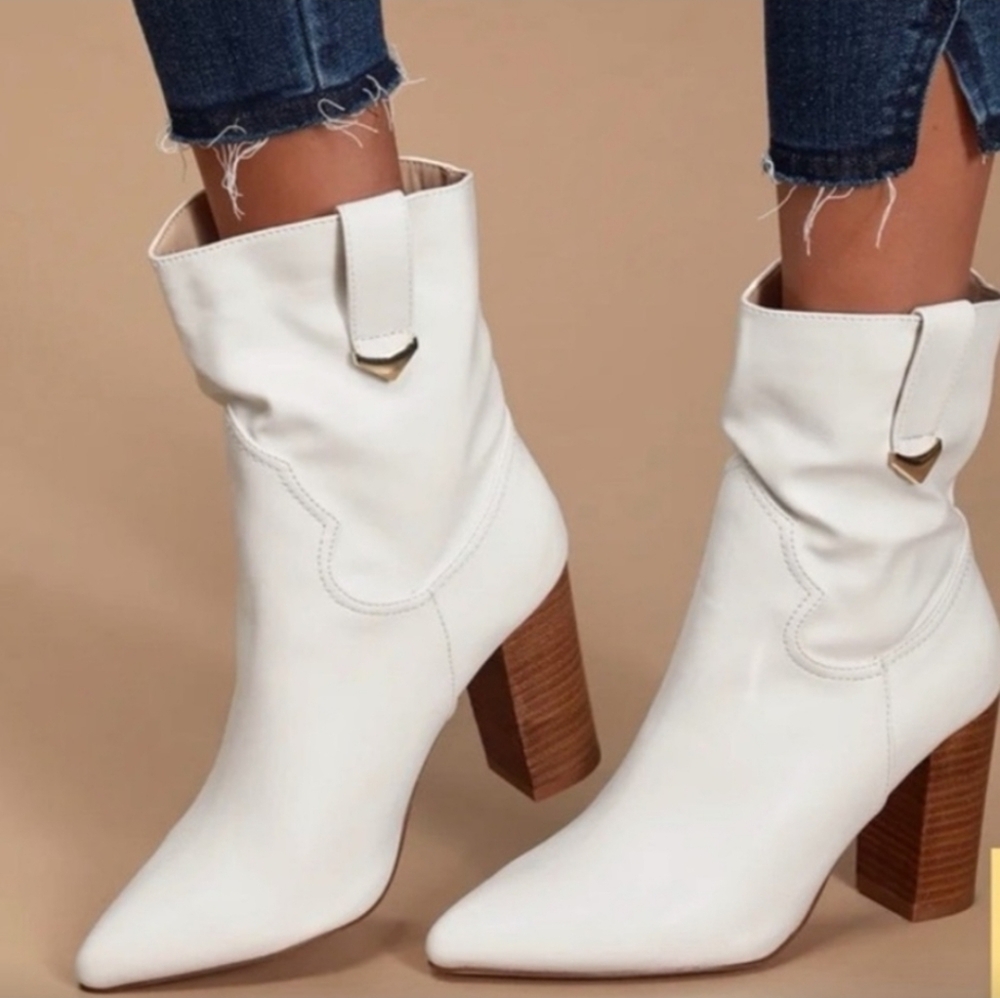 New Lulus Taryne White Pointed Toe Ankle Western Booties | Size 8